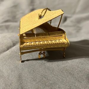 Baldwin Brass 1998 Beautiful Piano Christmas Ornament